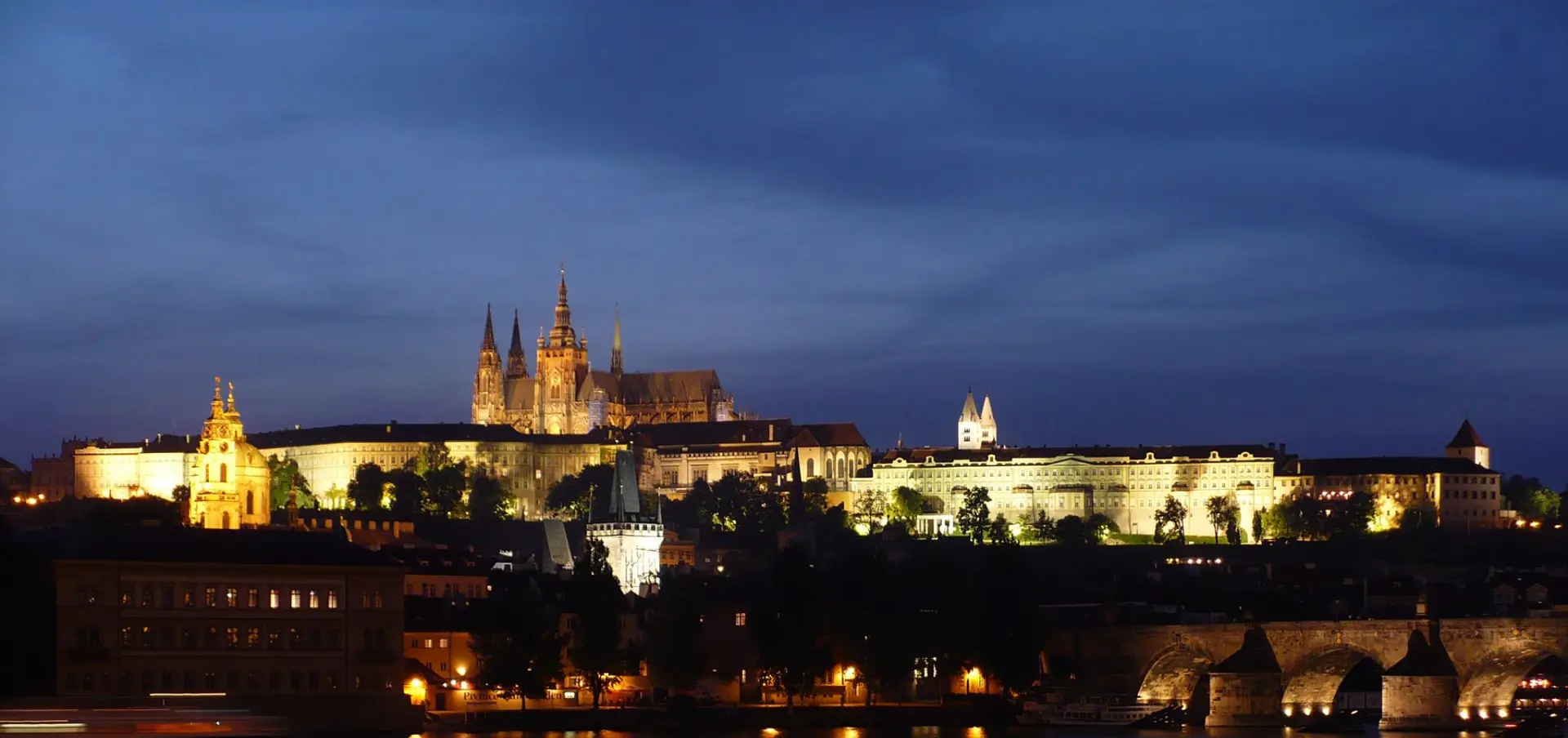 Nikdo se nenarodil, nikdo nezemře